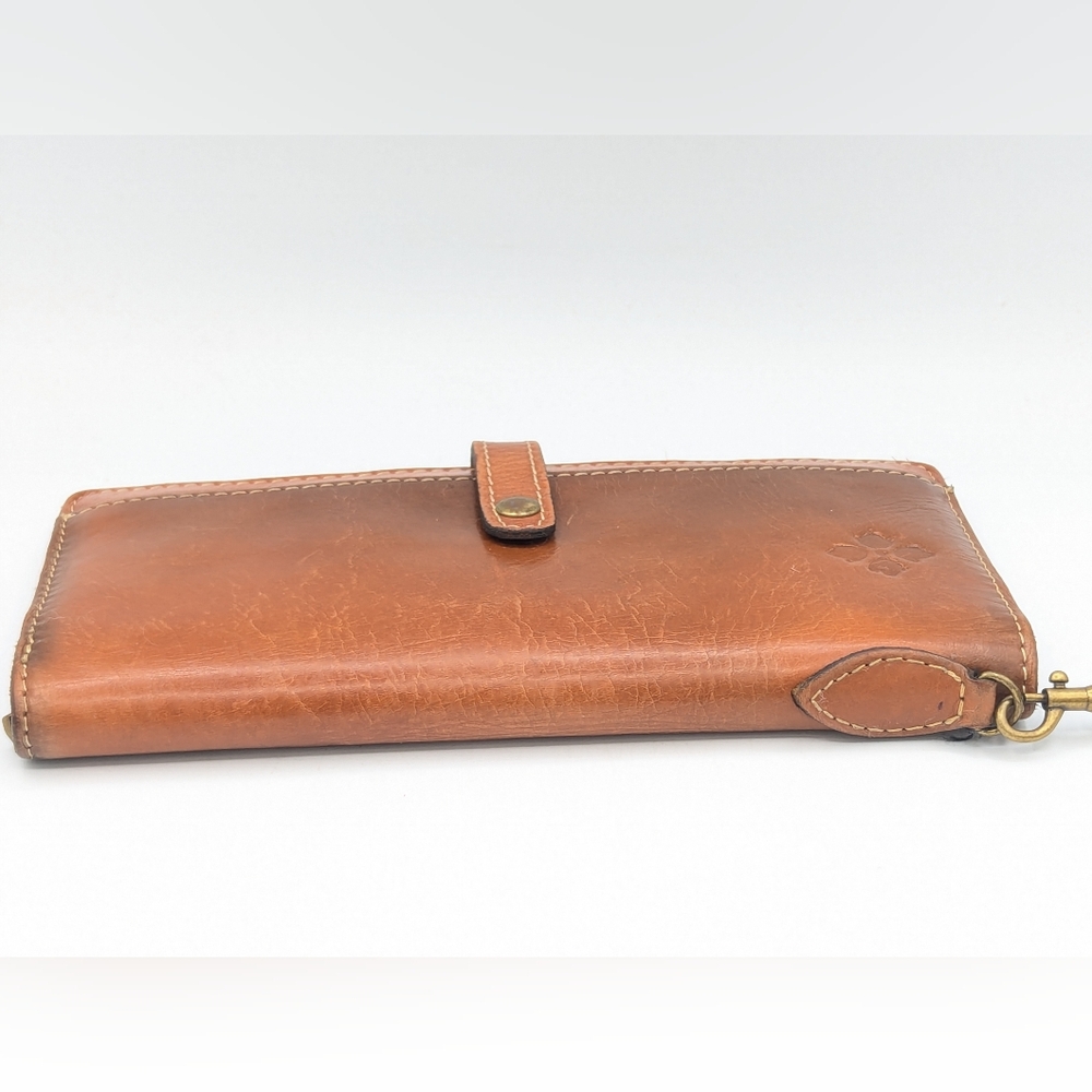 Patricia Nash Stylish Brown Gorgeous Leather Wristlet - Picture 3 of 10